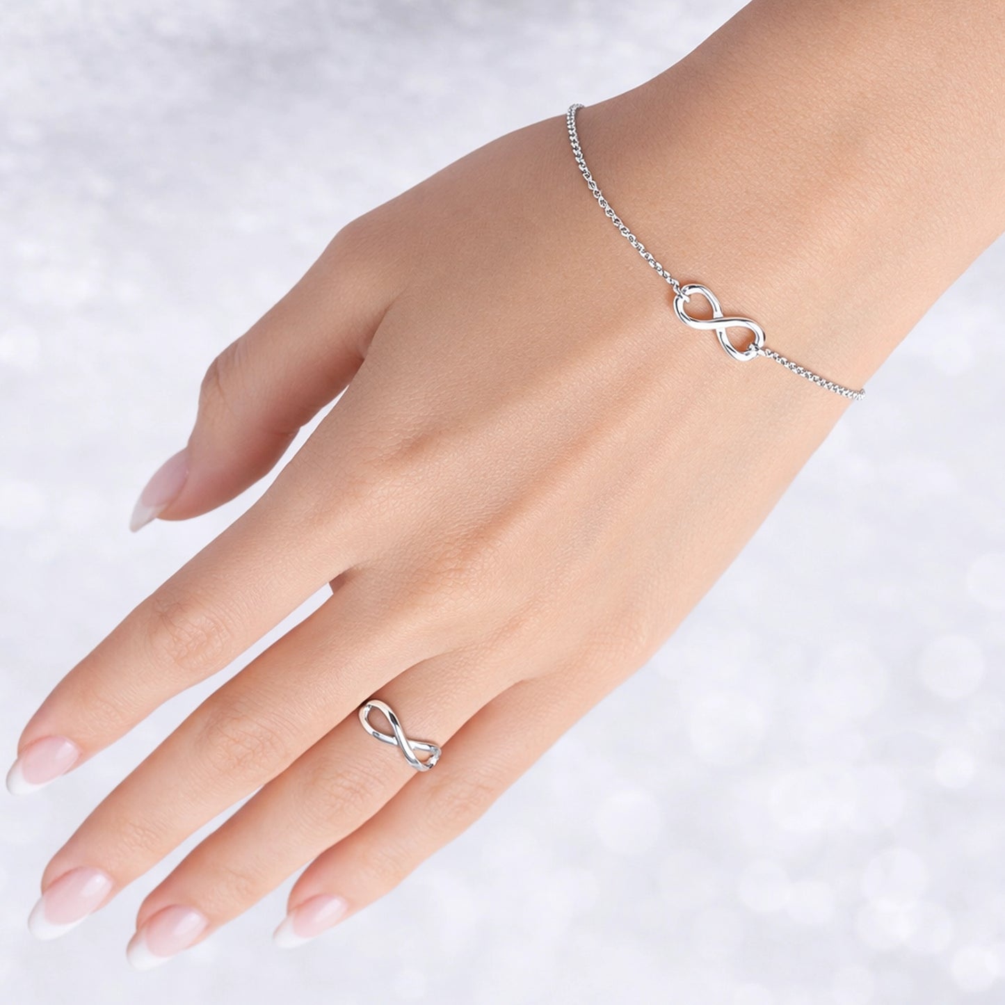 Anillo infinito con grabado de mejores amigos