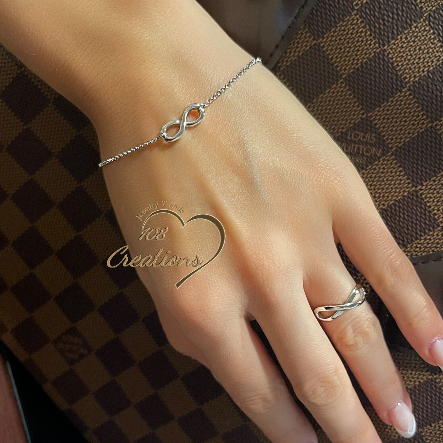 Conjunto de pulsera y anillo infinito