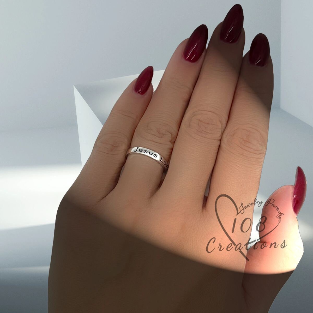 Anillo grabado "Jesús te ama"