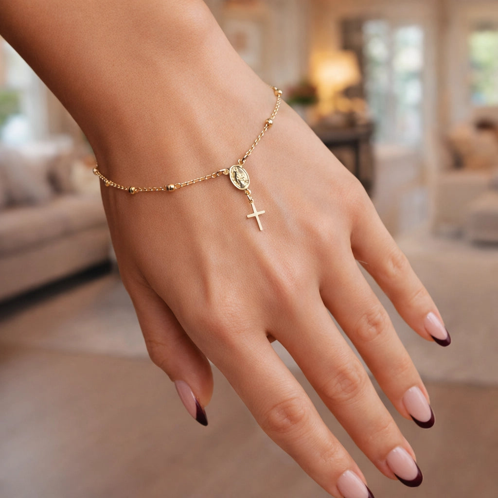 Pulsera delicada de rosario bañada en oro de 18 quilates