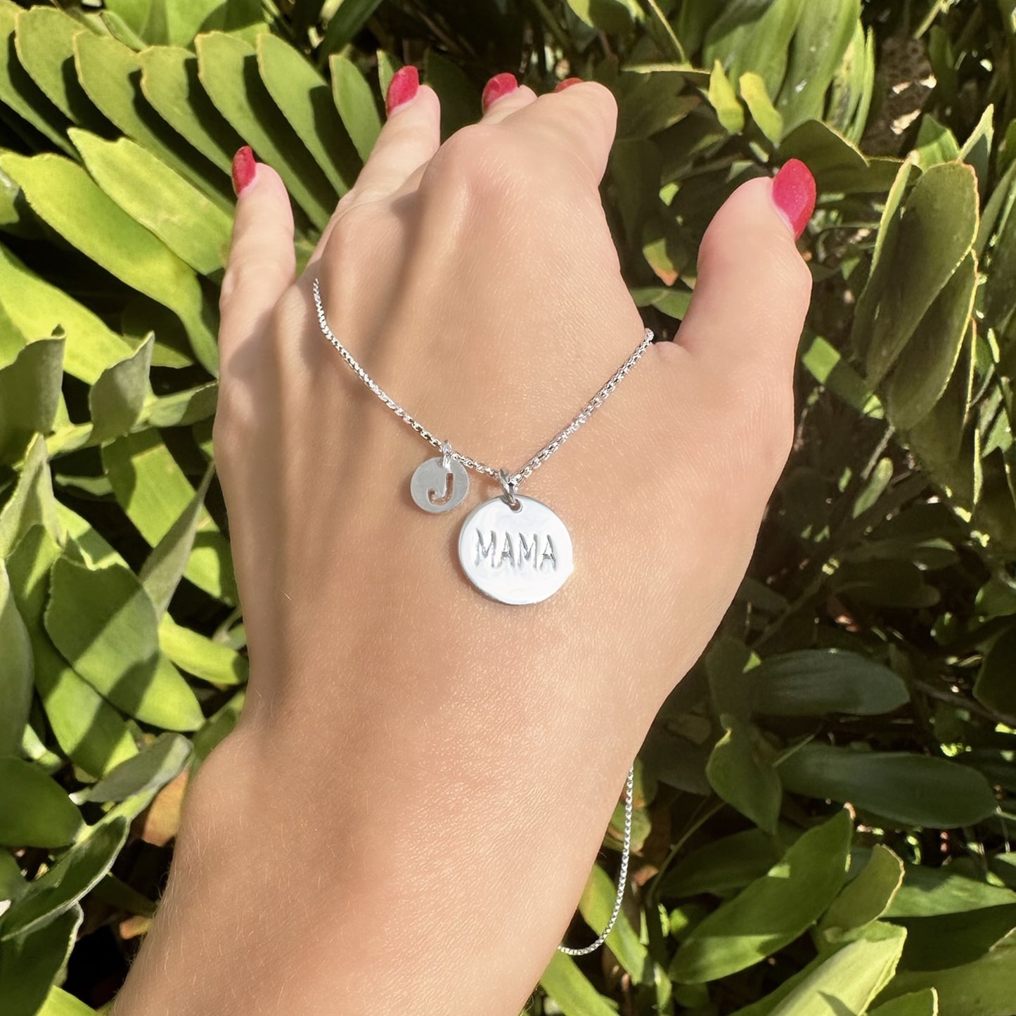 Mama Word Engraved Round Charm Necklace with Personalized Initial Charm