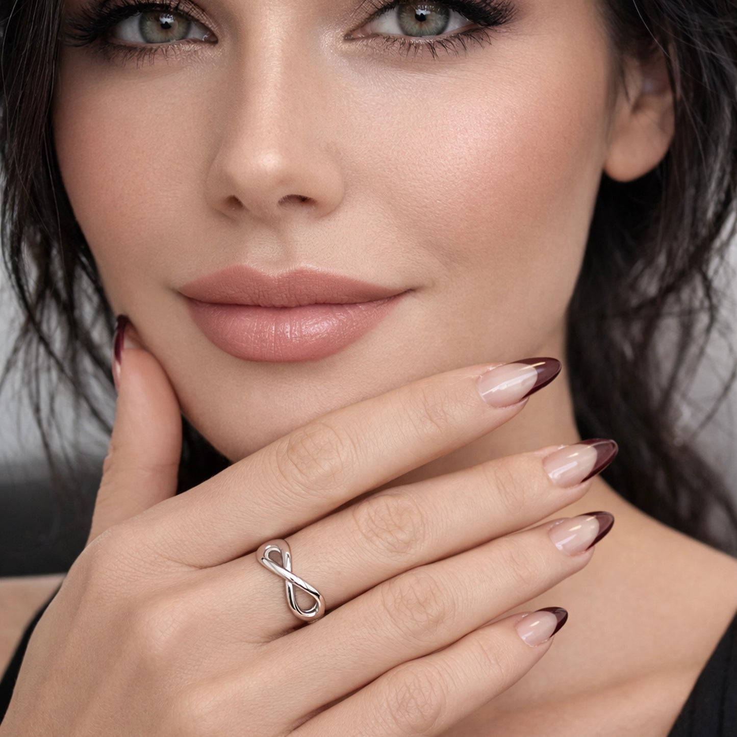 Anillo infinito con grabado de mejores amigos