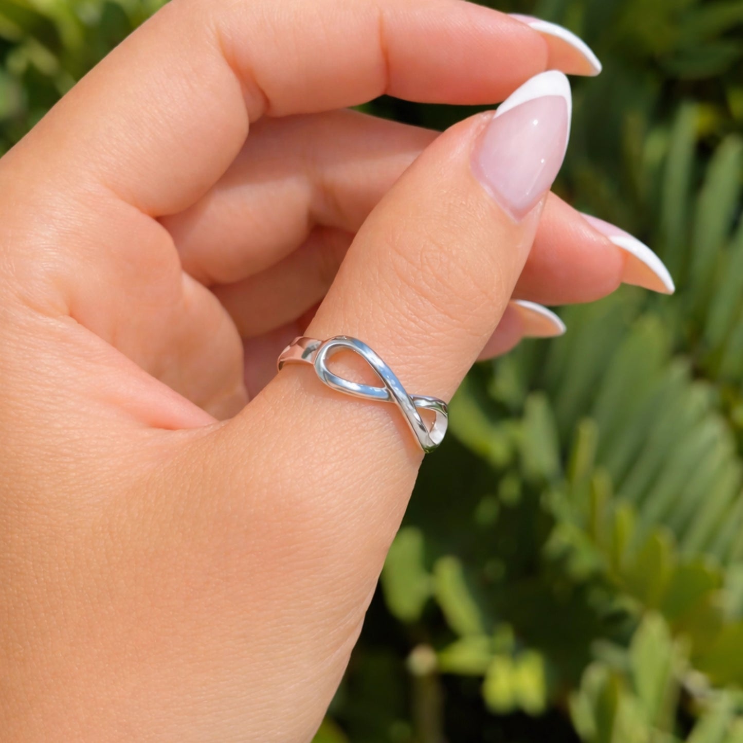 Anillo infinito con grabado de mejores amigos