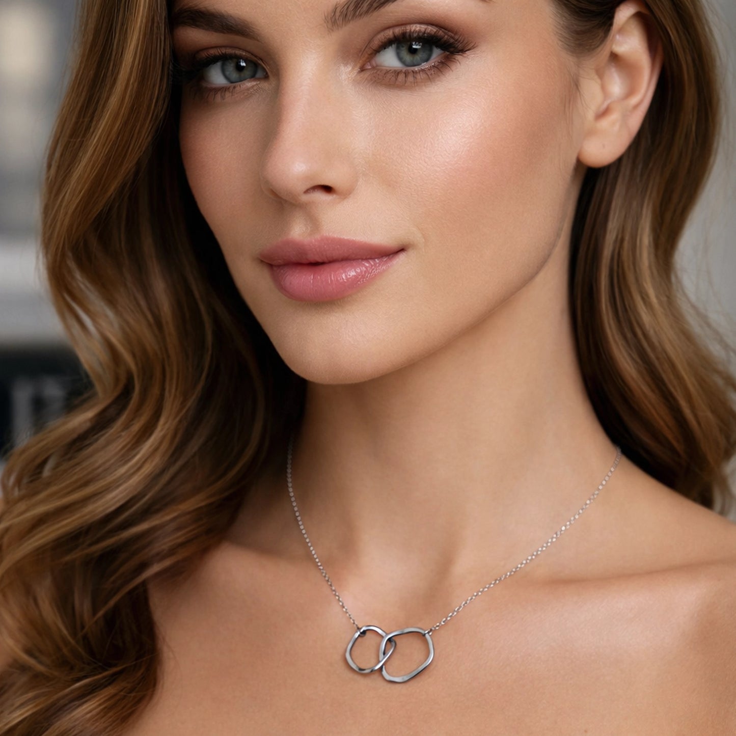 Interlocking Circles Dainty Necklace