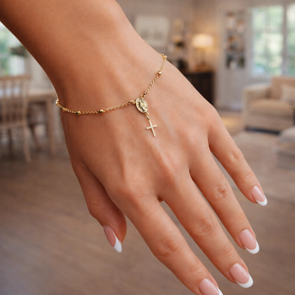 Pulsera delicada de rosario bañada en oro de 18 quilates