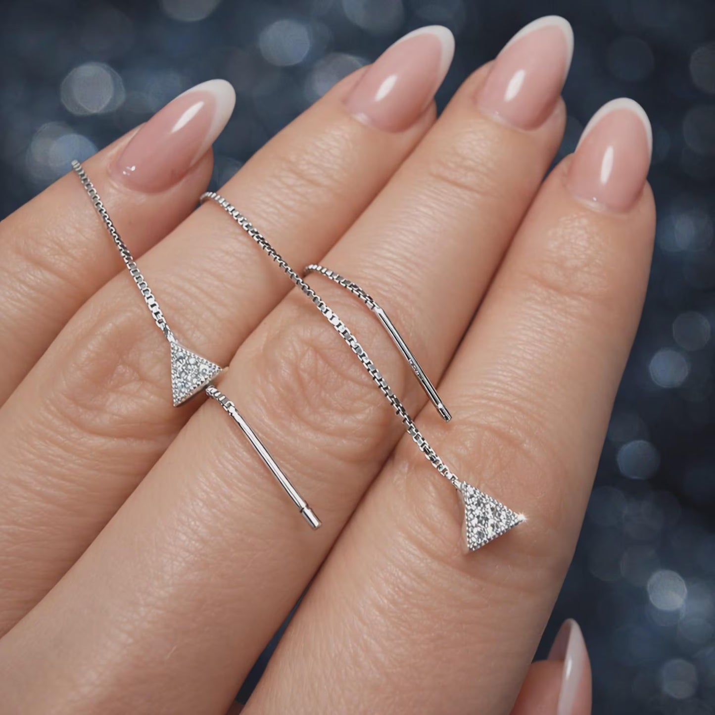 Pendientes de rosca triangulares con circonita cúbica