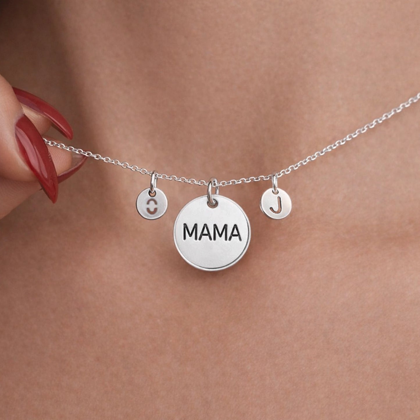 Mama Word Engraved Round Charm Necklace with Personalized Initial Charm