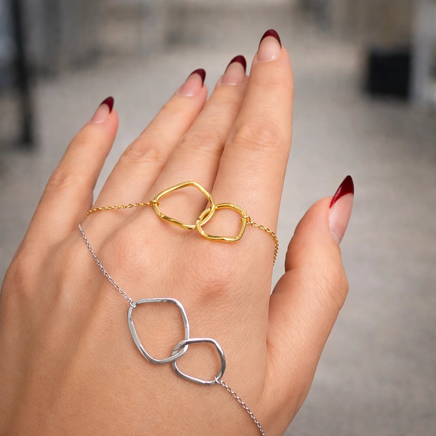 Interlocking Circles Dainty Necklace