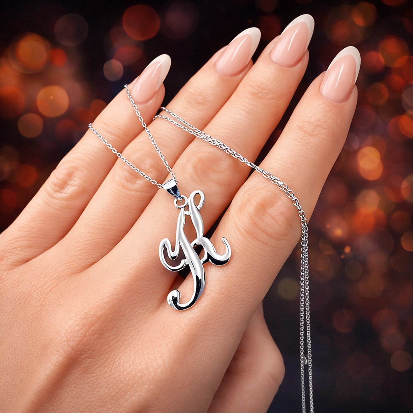 Collar con colgante de letra inicial grande