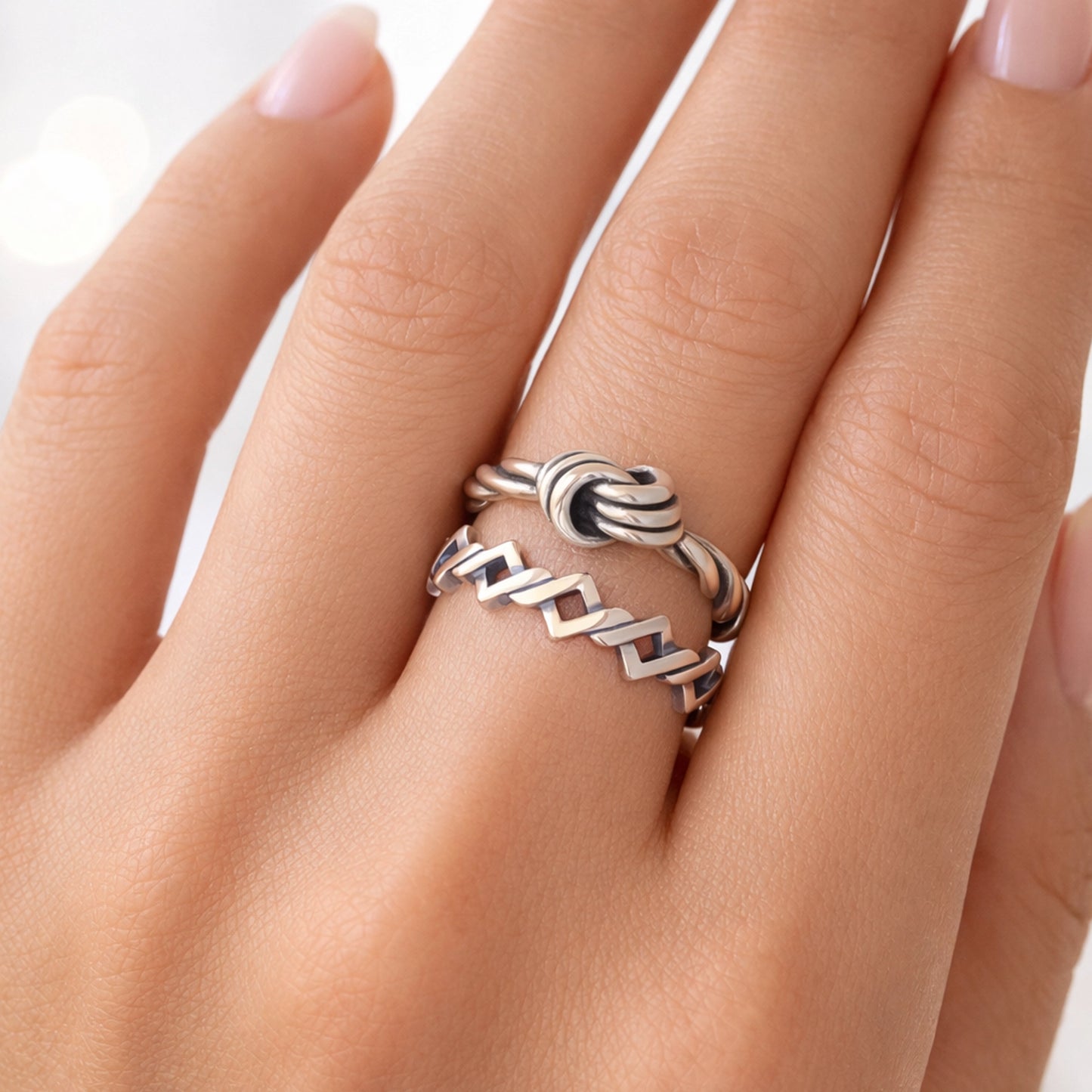 Anillo de nudo celta en plata de ley oxidada