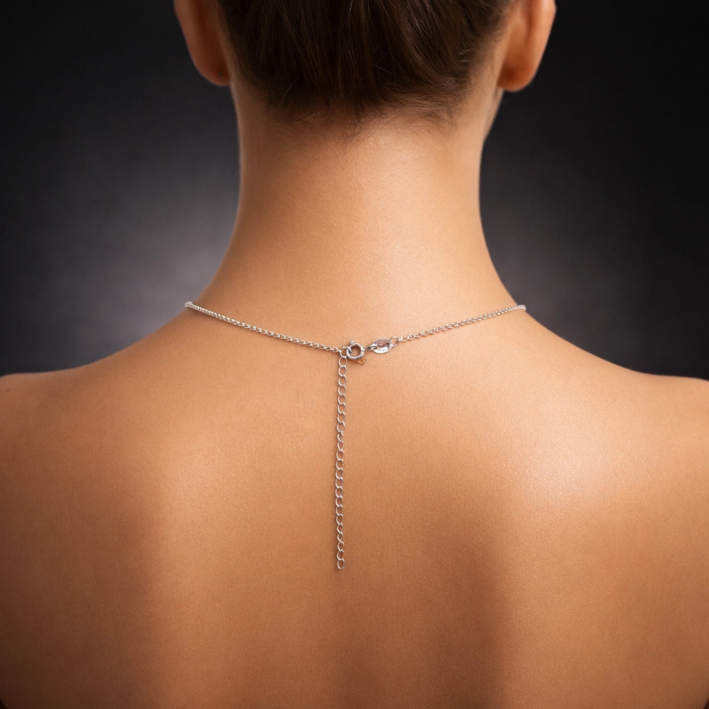 Collar delicado con escritura de amor