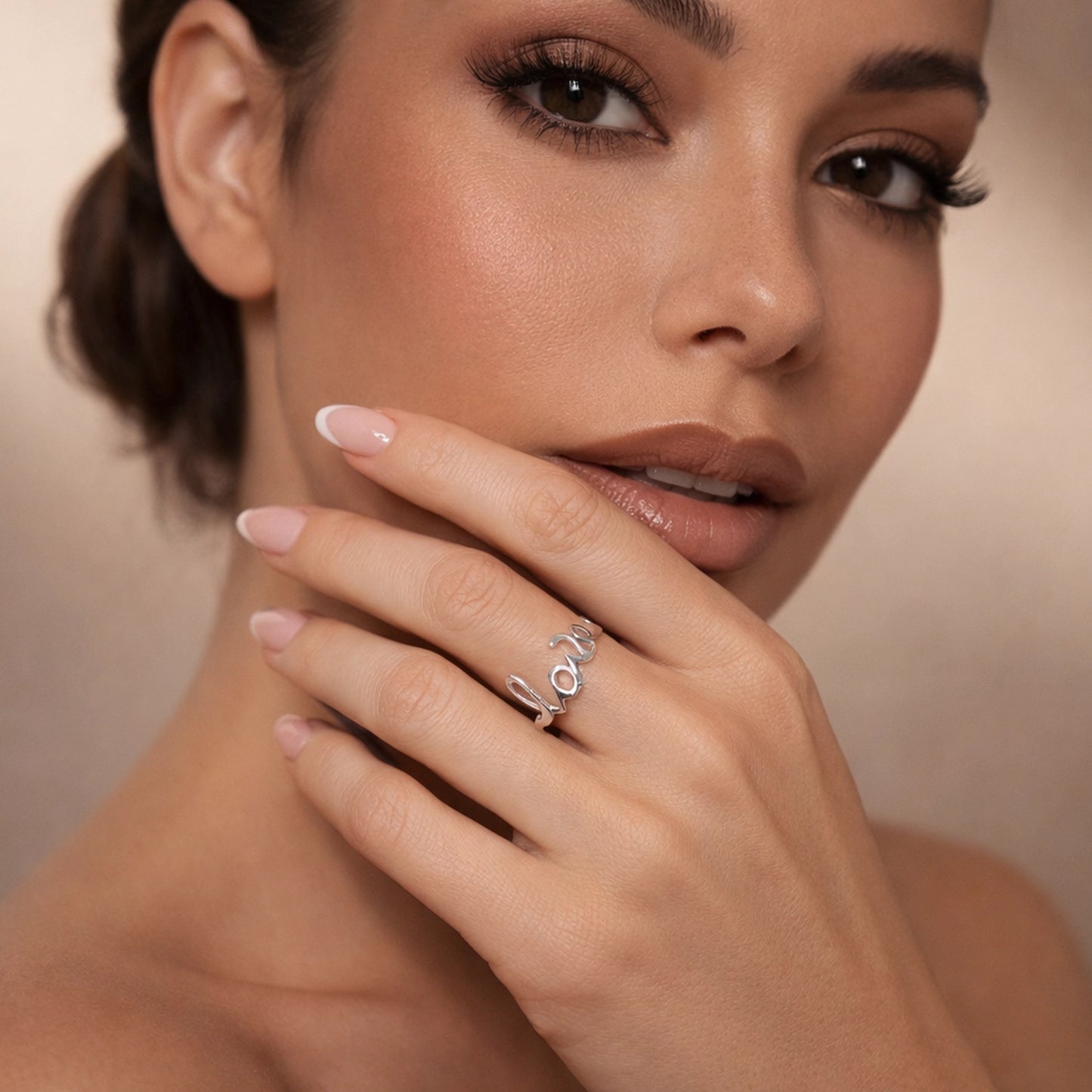 Anillo con escritura de amor