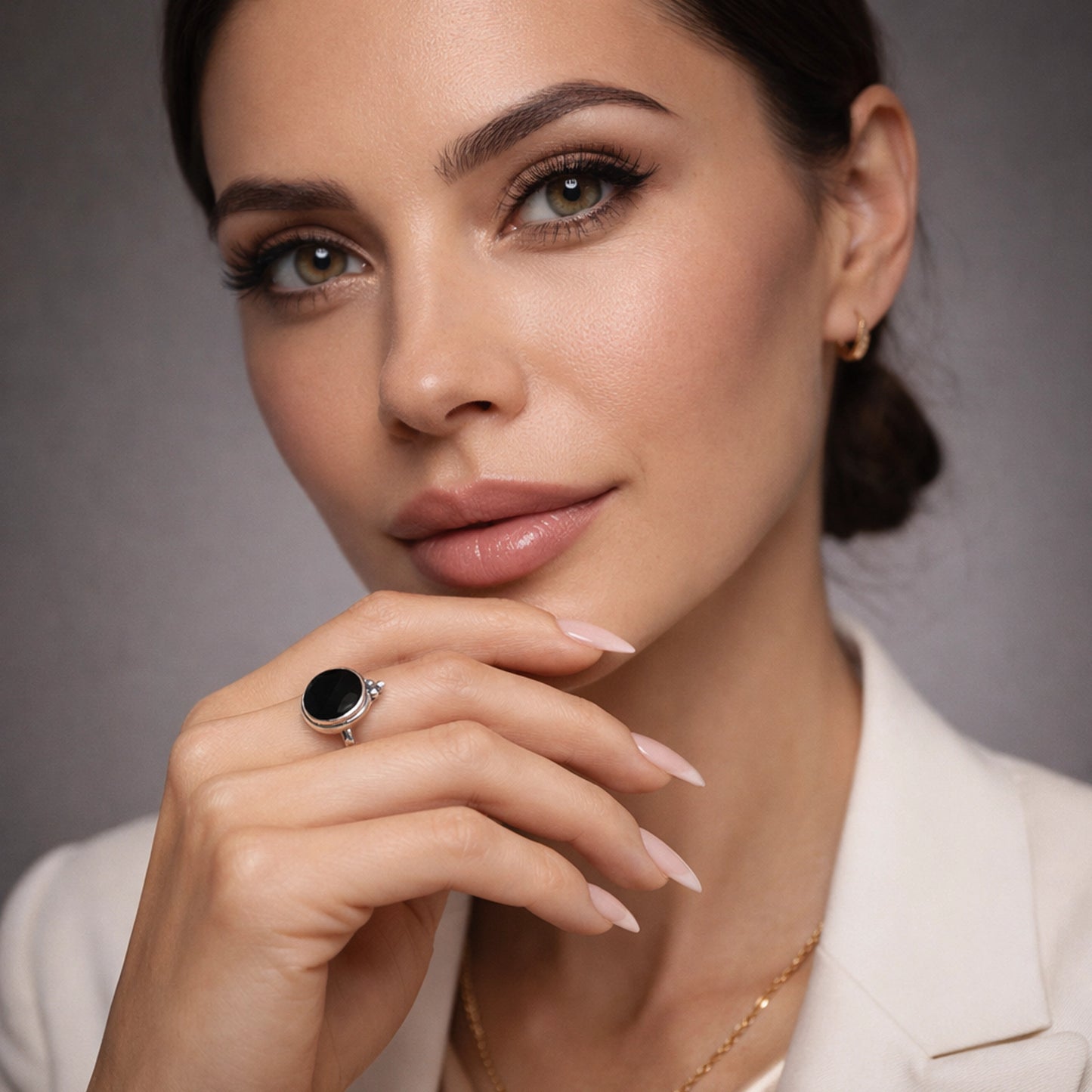 Anillo de ágata negra en plata de ley